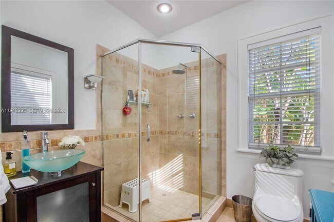 Building Photo - 2985 SW 13th St