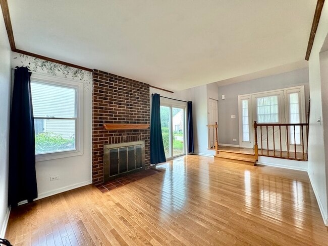 Building Photo - 2760 College Hill Cir