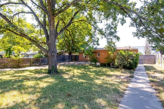 Building Photo - 501 Krebs Ln