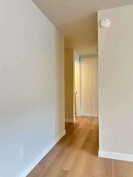 Building Photo - 8714 35th Ave NE