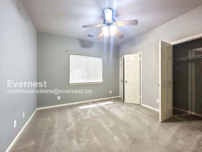 Building Photo - 2422 Cadara Woods