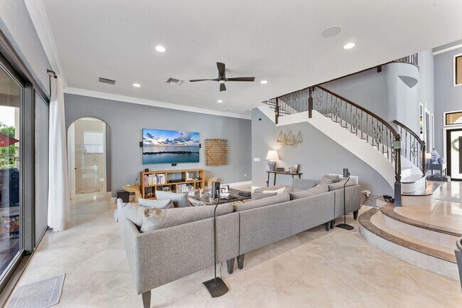 Building Photo - 9173 Delemar Ct