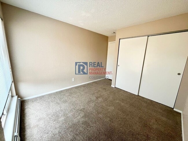 Building Photo - 4340 Loomis Ave