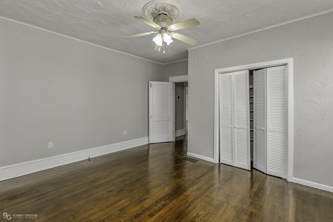 Building Photo - 409 Forest