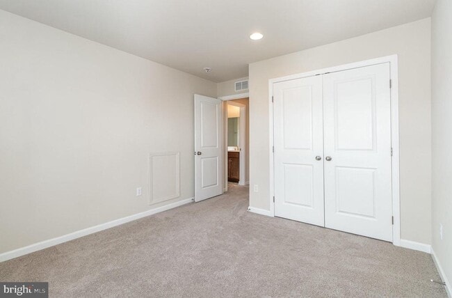 Building Photo - 1726 Bradley Dr