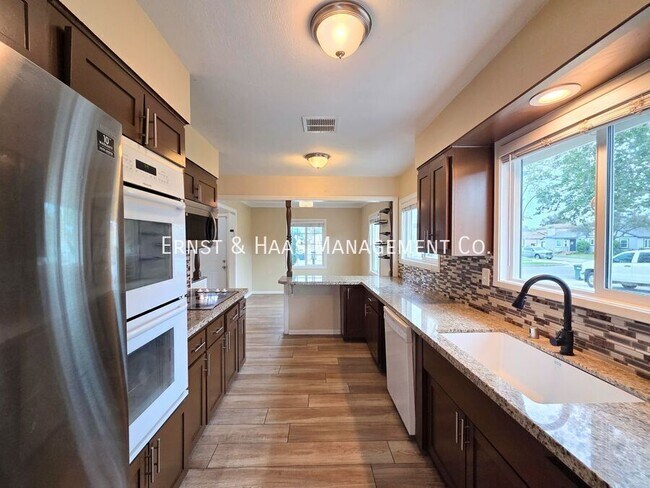 Building Photo - 4449 Shadeway Rd