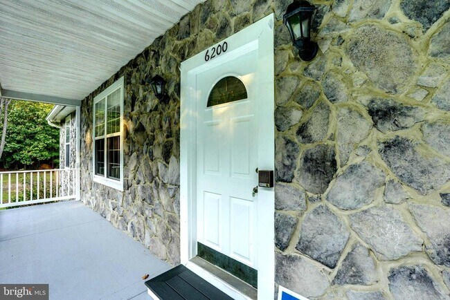 Building Photo - 6200 Ben Creek Rd