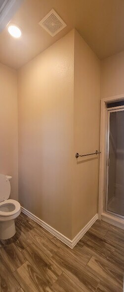 Building Photo - 5415 Rose Garden Loop