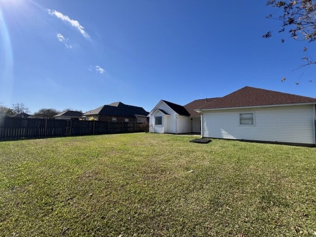 Building Photo - Corner-Lot Comfort in Zachary! — Spacious 3BR Home in Ravenwood Subdivision