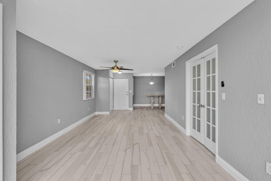 Building Photo - 2851 N Oakland Forest Dr