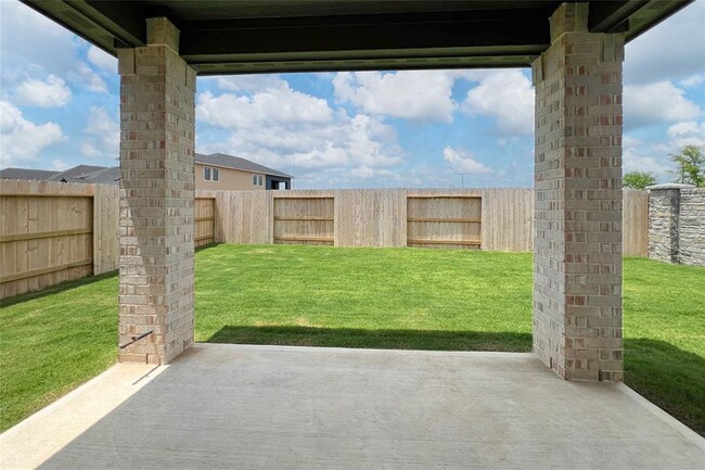 Building Photo - 22114 Paula Bluff Ln