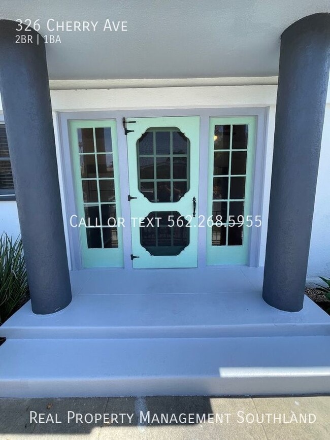 Building Photo - 326 Cherry Ave