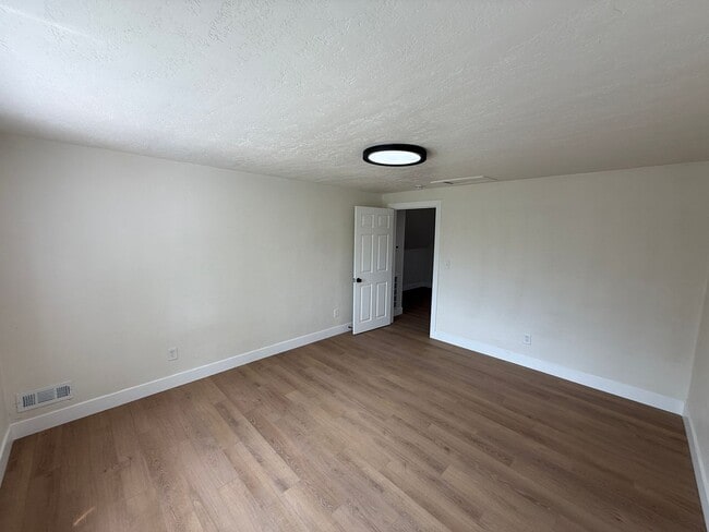 Building Photo - 660 23rd St