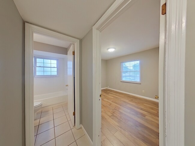 Building Photo - 6917 Colonial Woods Dr