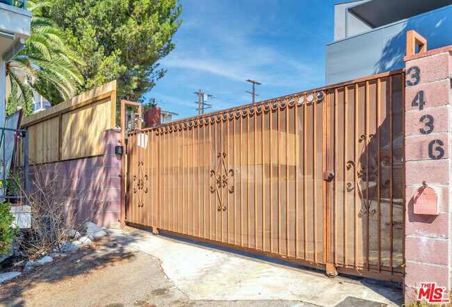 Building Photo - 3436 S Centinela Ave