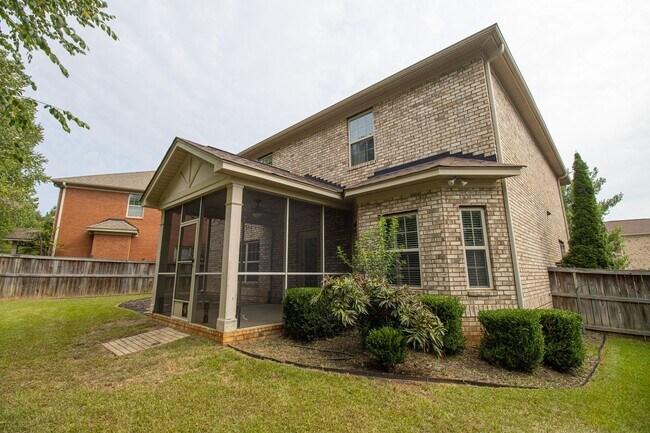 Building Photo - Elegant All-Brick 4 Bedroom Home on a Quie...