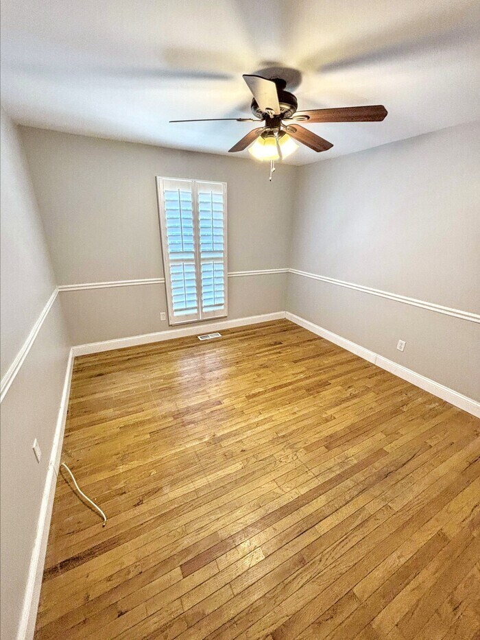 Building Photo - 813 Big Bend Woods Dr