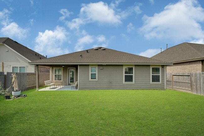 Building Photo - 25915 Aura Lake Ln