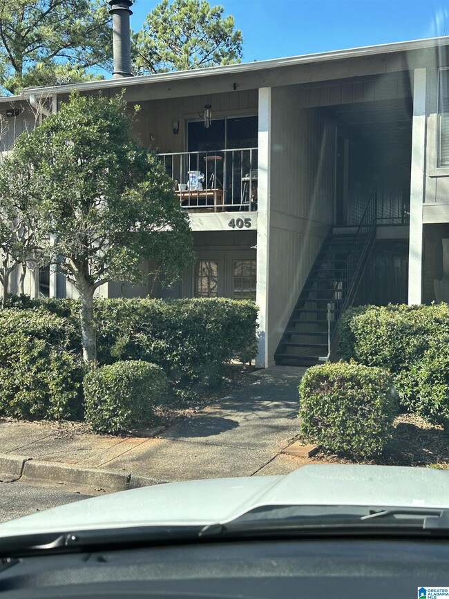 Building Photo - 415 Skyview Dr