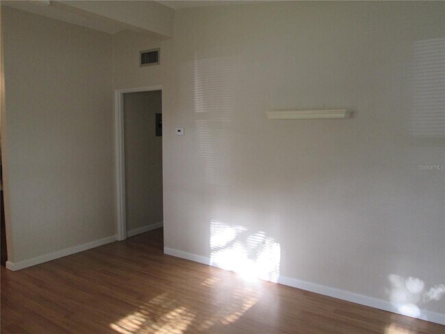 Building Photo - 770 Baffie Ave
