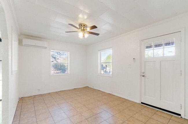 Building Photo - 3715 E Glenn St