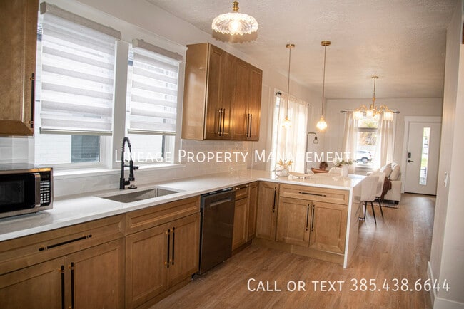 Building Photo - 535 S 900 W