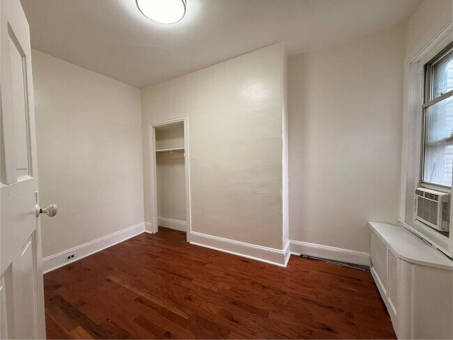 Building Photo - 2127 Tasker St