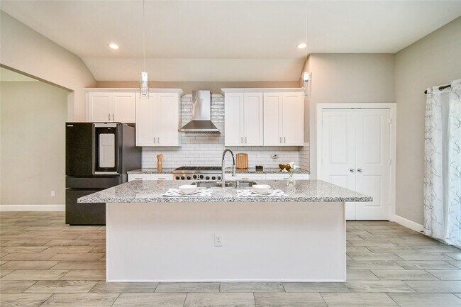 Building Photo - 1507 5th St