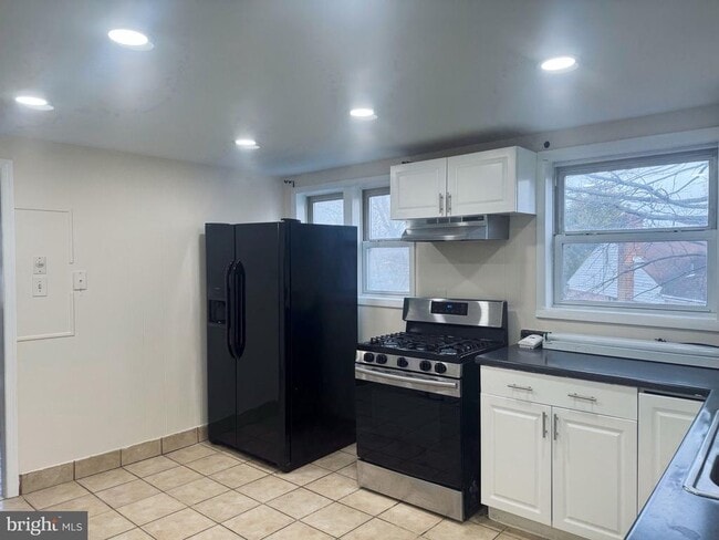 Building Photo - 4402 Ives St