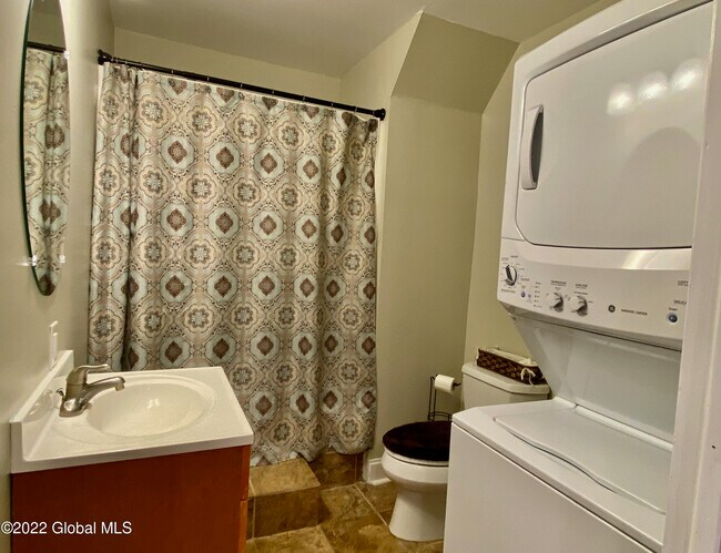 Building Photo - 4 Corinne Ct