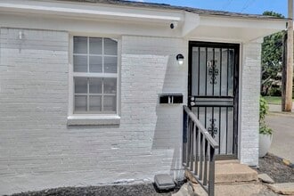 Building Photo - 2966 Yale Ave