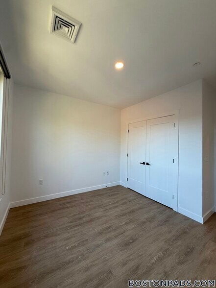 Building Photo - 199 Gardner St