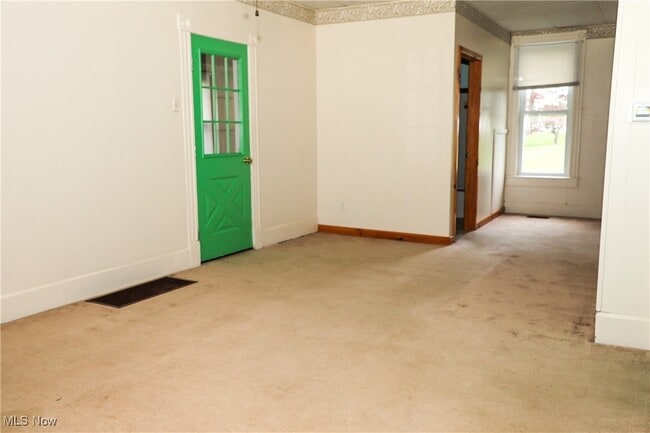 Building Photo - 61781 W Tacoma Rd