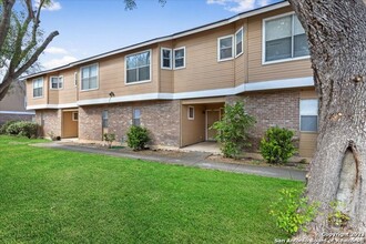 Building Photo - 961 Schertz Pkwy