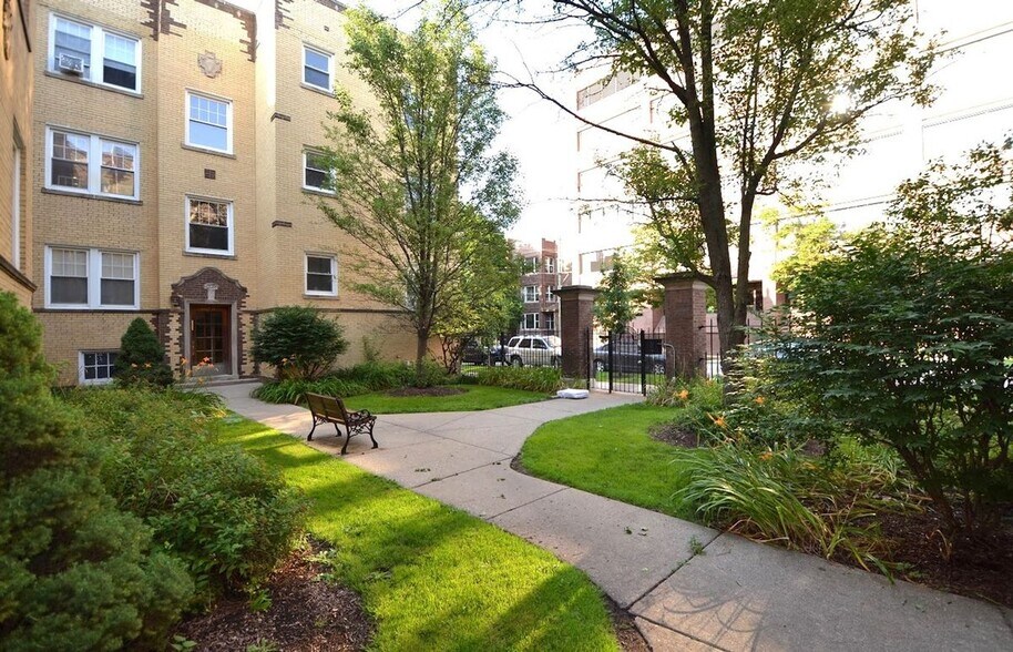 Building Photo - 4406 N Rockwell St