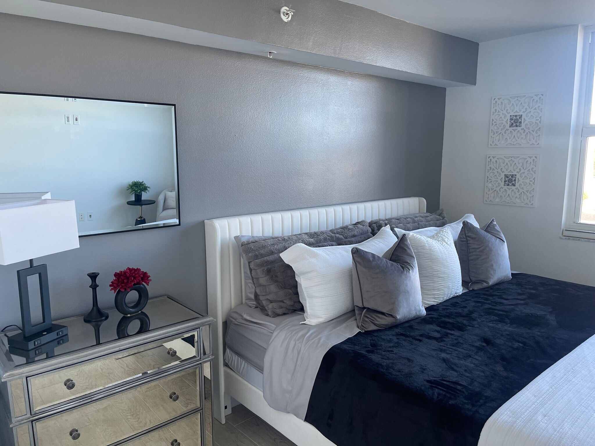 Building Photo - 3594 S Ocean Blvd