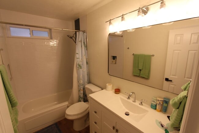 Building Photo - Available Soon! Turn key Furnished Univers...