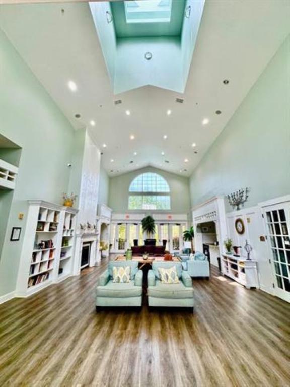 Building Photo - 2801 Chancellorsville Dr