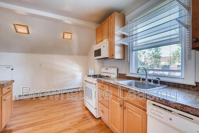 Building Photo - 869 N Ogden St