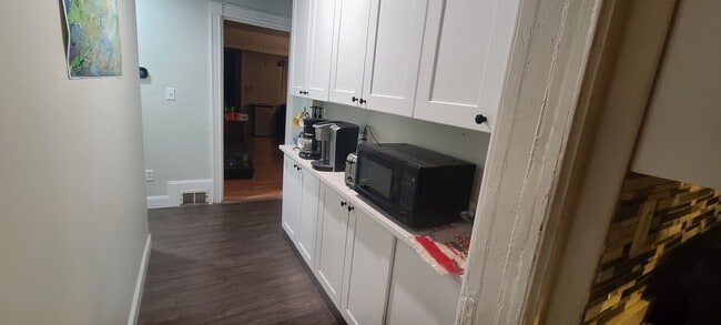 Building Photo - 19 Walnut St