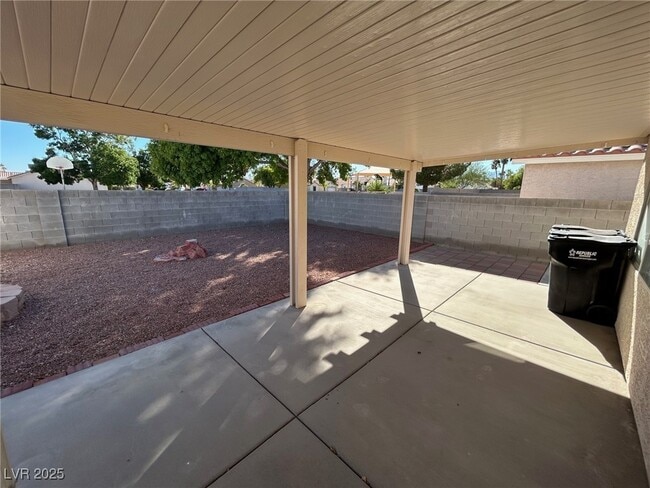 Building Photo - 625 Carlos Julio Ave
