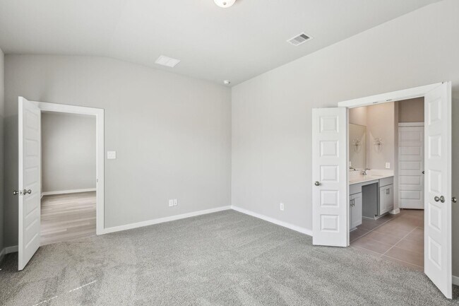 Building Photo - 6607 Castella Dr