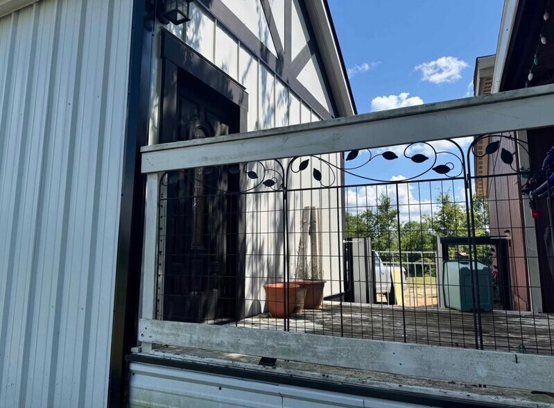 Building Photo - 9269 FM 1774