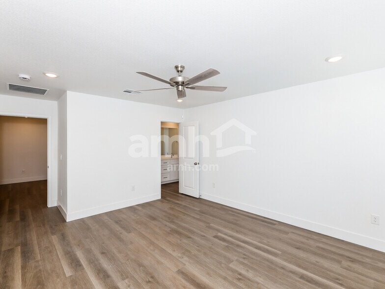 Building Photo - 9506 Aldersyde Dr