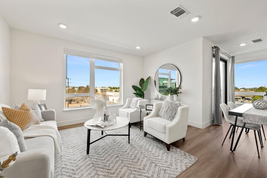 Building Photo - 3578 Rambla Pl