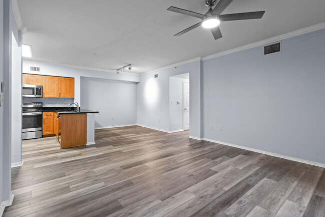 Building Photo - 6565 Emerald Dunes Dr