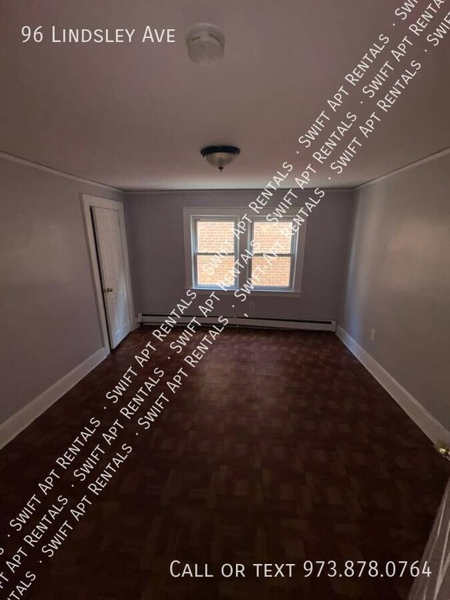 Building Photo - 96 Lindsley Ave