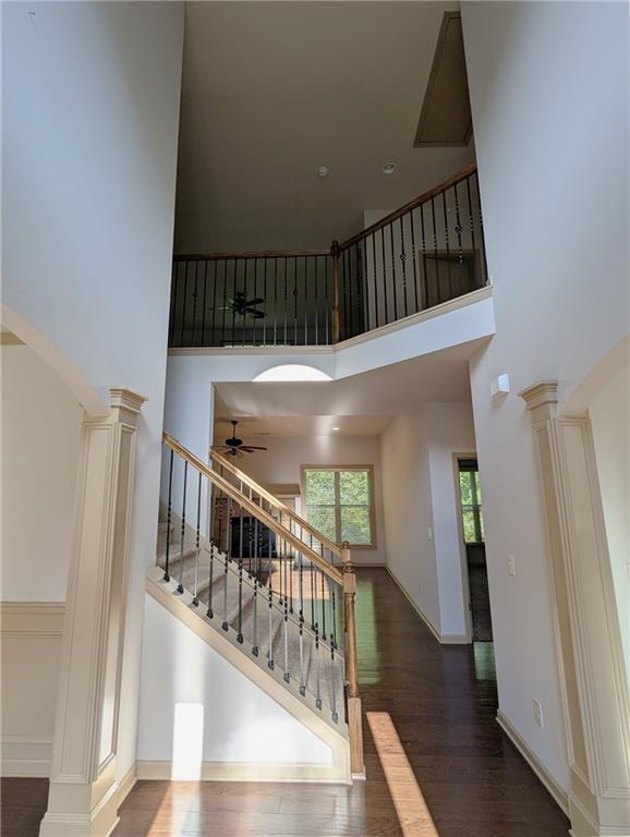 Building Photo - 4635 Belcrest Way