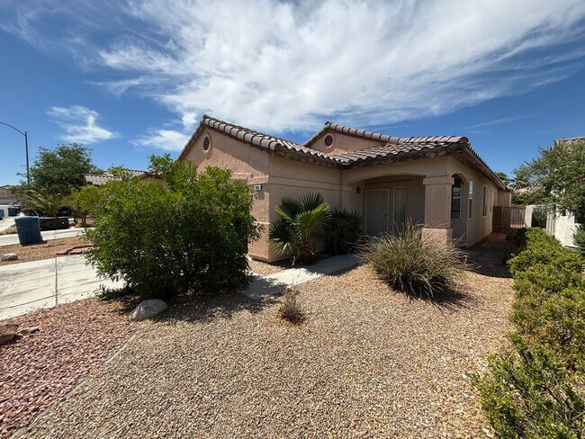 Primary Photo - Beautiful 3Bed/2Bath Single Story Home loc...