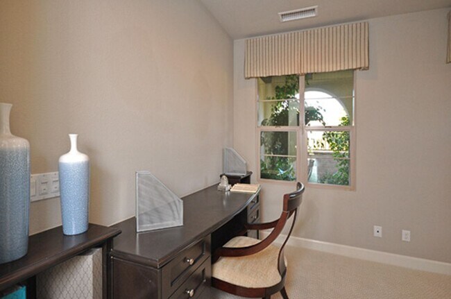 Building Photo - 3BD Home with Amazing Panoramic Ocean Views!